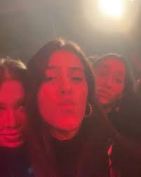 Ai ai, paulinha me encantou, vem cá comigo, pa provar do meu amor, que  noche lpm y qué placer de show @armandinhoebanda.