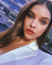 She became sports illustrated swimsuit issue's rookie of the year in 2016. 10 Things You Should Know About Dylan Sprouse S New Girlfriend Barbara Palvin Jetss