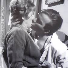 15 апреля 1942) — американская актриса. Julie Sommars And William Shatner Stranger In The Mirror 1965 The Fugitive William Shatner Tv Series Shatner
