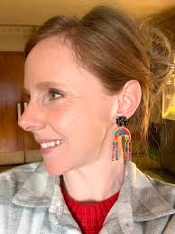 OBSESSED with my Santa and Mrs Claus earrings!!! 🎅🏼🤶🏻