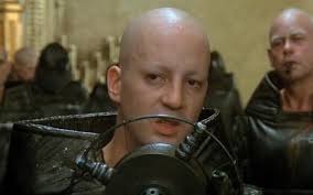 Okay, my opinion. In the 1984 version, the Guild representatives are  depicted with a distinctive visual style, emphasizing a mysterious and  enigmatic quality. The surreal and otherworldly elements in Lynch's  interpretation contribute