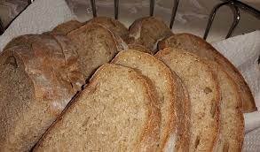 Painea grau intreg de la vel pitar are la baza un numar de 6 ingrediente, neprezentand niciun risc la nivelul organismului. Cate E Uri ConÈ›ine Painea NeagrÄƒ Dar Cat ZahÄƒr