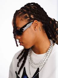 Madisen chose to elevate her grad school application w a stunning +  professional headshot. 💼 DM to schedule your session today!