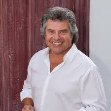 Kein geringerer als kurt feltz nahm sich des jungen talentes an und aus andreas meyer wurde andy borg, der heute zu den schlagerstars gehört, die jeder kennt. Schlager Hier Zeigt Andy Borg Seinen Sohn Brigitte De