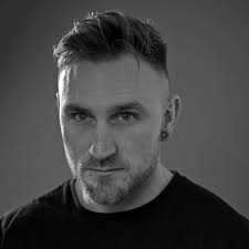 Lee Coulson's Instagram, Twitter & Facebook