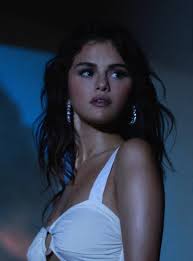 Updated 11:34 am et, wed august 4, 2021. Selena Gomez Corona Konzert Fur Finanzierung Von Impfstoffen Bigfm