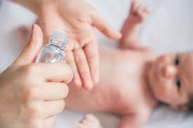 Minyak telon bahkan sudah jadi barang wajib bagi sebagian orang terutama para orang tua yang memiliki anak bayi. Fakta Di Balik Penggunaan Minyak Telon Bayi Alodokter