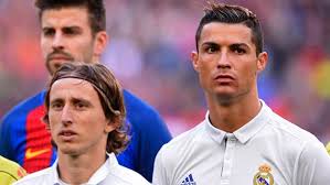 Comparison of the honours won by leo messi and cristiano ronaldo: Ronaldo Vs Messi Cristiano Ronaldo Lionel Messi David Beckham Sir Alex Ferguson Amazon De Alle Produkte