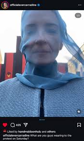 Everyone talks about the different emotions that Elisabeth Moth could hold  in a face expression portraying June, but the true love, hate and contempt  that Ever Carradine portrayed here for Naomi is