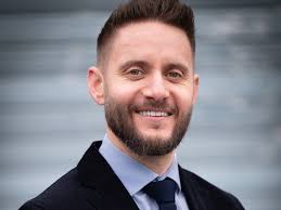 From military service to civilian success: veterans' impact