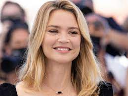 She is an actress and writer, known for elle (2016), victoria (2016) and sibyl (2019). Virginie Efira Canon En Tailleur Short Et Petit Top Esprit Lingerie Femme Actuelle Le Mag