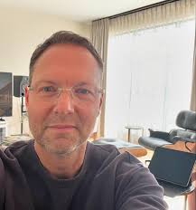 Ive been thinking today about gratitude.. that it's not just words- it's  the way we approach our whole life, our craft our days and every endeavour.  God creates and gives us absolutely