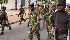 Dw za ta riƙa sharewa ko kawar da ra'ayoyin da ba su dace ba. Voa Hausa Buratai Ya Jagoranci Tattakin Rundunar Soji Facebook
