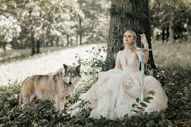 Aquí os dejamos algunas bodas temáticas originales que harán de tu día algo personal y mágico; Ideas Para Tu Boda Tematica Inspirada En Game Of Thrones