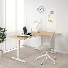 Bekant Corner Desk Right Sit Stand White Stained Oak Veneer White 63x43 1 4 Ikea Di 2020 Pengaturan Meja Desain Interior Ikea