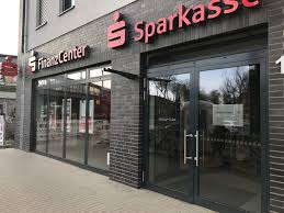 Die deutsche bank veröffentlichte am sonntag im internet die liste der betroffenen standorte, die geschlossen werden. Berliner Sparkasse Privatkundencenter Treskowallee Pkc 177 Treskowallee 112