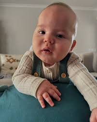 Passámos só para vos desejar um dia muito feliz ✨ Quem nos deseja um bom  fim de semana? ❤️🙏