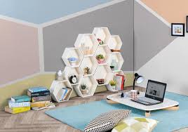 Pemilihan warna cat dalam rumah terutama ruang tamu menjadi sebuah hal yang cukup krusial sebab ruangan tersebut akan menjadi daya tarik utama ketika orang lain datang. 31 Kreasi Desain Ruang Keluarga Minimalis Terbaru 2021 Dekor Rumah