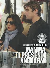 L'attore pugliese è stato infatti pizzicato dal settimanale diva e donna in compagnia di angharad wood. Riccardo Scamarcio Dimentica La Golino Spesa Al Mercato Con La Mamma E La Fidanzata Angharad Wood