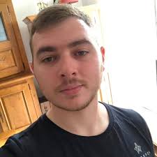 Devant la place du casino à Monaco, une femme a percuté avec sa Bentley  Azure ($400,000) : une Mercedes Class S ($120,000), une Ferrari F430  ($230,000), une Aston Martin Rapide ($230,000) et