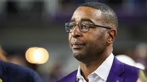 McCarthy's QB coach apologizes to Cris Carter for disrespectful tweet