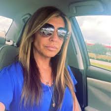 Melissa Botkin's Instagram, Twitter & Facebook