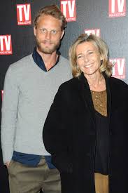 Il y a quelques temps, arnaud lemaire avait déclaré ne plus supporter qu'on le dise pistonné et de n'être considéré que comme « le minet de claire chazal ». Son Couple Avec Arnaud Lemaire