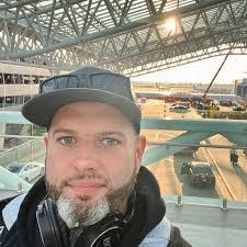 Zac Griggs's Instagram, Twitter & Facebook