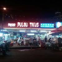 They are mostly conveniently located at the heart of housing estates, usually with adjourning wet markets. Pulau Tikus Market Hawker Stalls Street Food Gathering
