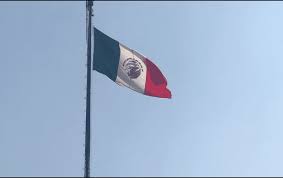 La bandera de colombia al revés ha inundado las redes sociales. Izan La Bandera Con El Escudo Al Reves En Palacio Nacional La Otra Opinion