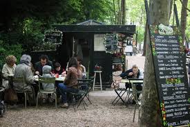 Eating In The Luxembourg Gardens Jardin Du Luxembourg In Paris Luxembourg Gardens Paris Paris Attraction