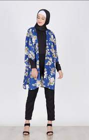 Salah satunya raisa yang mengenakan desain baju kebaya dengan kombinasi brokat modern. ãƒƒ 22 Koleksi Desain Baju Muslim Gaya Terbaru 2020