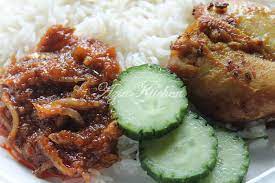 Sarapan tanboy kun makan 4 bungkus nasi padang jumbo. Nasi Lemak Dengan Ayam Goreng Berempah Azie Kitchen