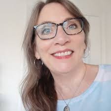 Jeanie Bailey's Instagram, Twitter & Facebook