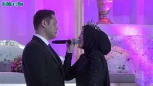 Shila amzah xiang ni de ye shanghai love concert. Sweetnya Shila Amzah Peluk Suami Selepas Selesai Nyanyi Lagu Ini Di Majlis Resepsi Youtube