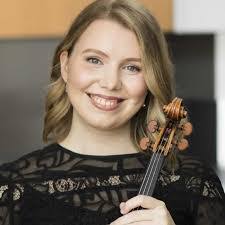 Sarah Grimes's Instagram, Twitter & Facebook