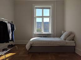 Discover bedroom ideas and design inspiration from a variety of bedrooms, including color, decor and theme options. Minimal Bedroom Minimal Homes