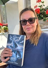 ✍️ Amazon is waiting to add your title to their platform. Now you just have  to write it. That's where I come in. Click the link to head to my website  where