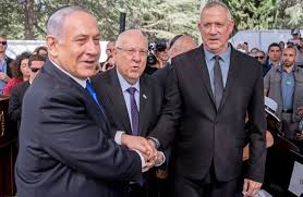 شأن هذا التعامل تخدير الشارع العربي.الأهم أن صفقة القرن بيّنت أيضا، أن نتنياهو وغانتس وجهان لعملة واحدة. Ù‡Ø°Ù‡ Ù†Ù‚Ø·Ø© Ø§Ù„Ø®Ù„Ø§Ù Ø§Ù„Ø¬ÙˆÙ‡Ø±ÙŠØ© Ø¨ÙŠÙ† Ù†ØªÙ†ÙŠØ§Ù‡Ùˆ ÙˆØºØ§Ù†ØªØ³ Ø­ÙˆÙ„ Ø§Ù„Ø­ÙƒÙˆÙ…Ø©