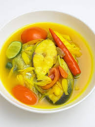 RESEP PINDANG SERANI ‎ ‎✨Bahan: ‎1 ekor ikan (bandeng / kakap / nila), potong 3–4 bagian ‎1 liter air ‎2 siung bawang putih, iris ‎4 siung bawang merah, iris ‎2 buah tomat,