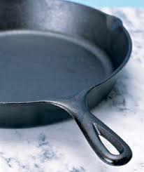 Cleaning And Seasoning A Cast Iron Skillet Cast Iron Cleaning Cast Iron Seasoning Cast Iron