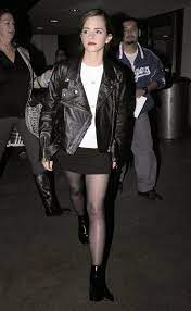 Emma Watson Spotted At Lax In Leather Jacket And Mini Skirt Looks Estilos Meia Calca Preta
