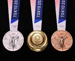 Confira as medalhas de ouro: Toquio 2020 Apresenta Medalhas Com Materiais Reciclados E Moedas Das Olimpiadas Printi Blog