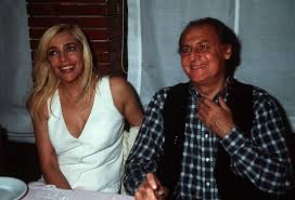 Arbore became nationally recognized as radio anchor man, together with gianni boncompagni, in the late 1960s. Renzo Arbore Eta Altezza Peso Moglie Figli Caffeina Magazine