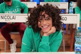 La cantante si contenderà con gaia gozzi la vittoria nella sezione musicale. Chi E Giulia Molino Di Amici Inedito E Curiosita Sulla Cantante