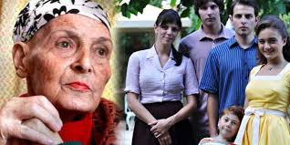 Woody allen, filmde, radyonun 1940'lı yılların toplumsal yaşantısında ne denli önemli bir rol oynadığının altını çiziyor esas olarak. Sisteme Direnen Kadin Kazete Ozgur Kadinin Sesi