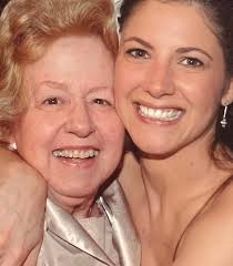 Yolanda (La), Santiago (Lo), Olga (abuela), Leopoldo (abuelos) mi vida no  hubiera sido igual sin uds 🫶🏼 Qué tengo de cada uno de ellos o que  recuerdo imborrable… La: los saraos 💃🏻