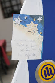 Libertate, egalitate, fraternitate (liberté, egalité, fraternité în franceză). Blauer Baum Erfullt Weihnachtswunsche Spittal