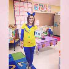 Pete The Cat And His Four Groovy Buttons Teachers Halloween Pete The Cat Costume Halloween Cat Crafts