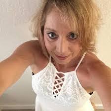 Melissa Towers's Instagram, Twitter & Facebook